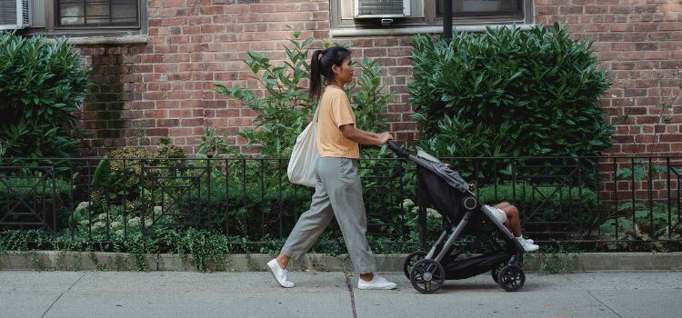 Can you jog with a regular stroller